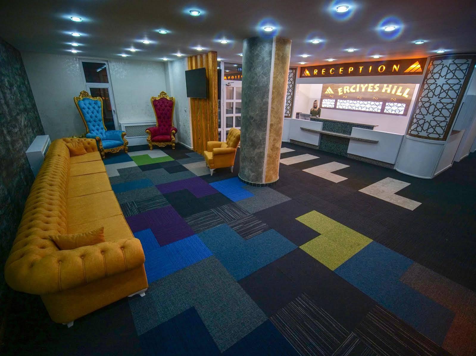 Hotel Hill 3*
