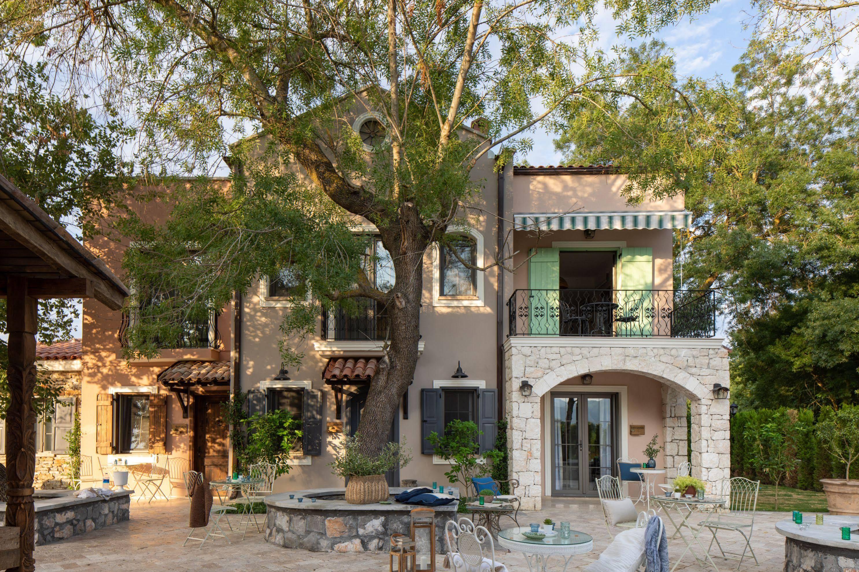 Zigo's Hotel 4*