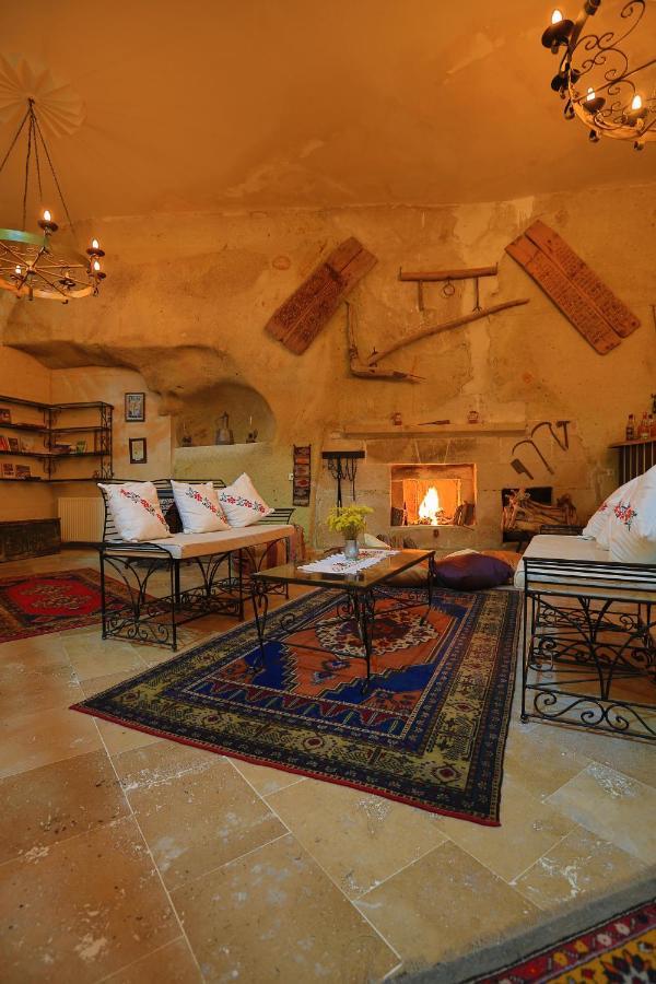 Hotel Jerveni Cave 2*