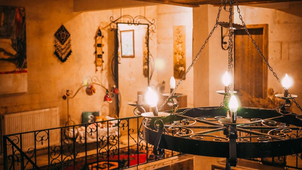 Jerveni Cave Hotel