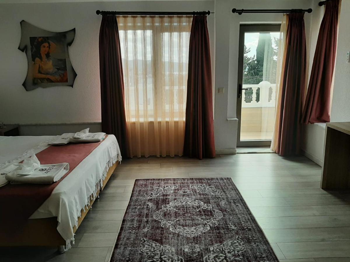 Laden Hotel
