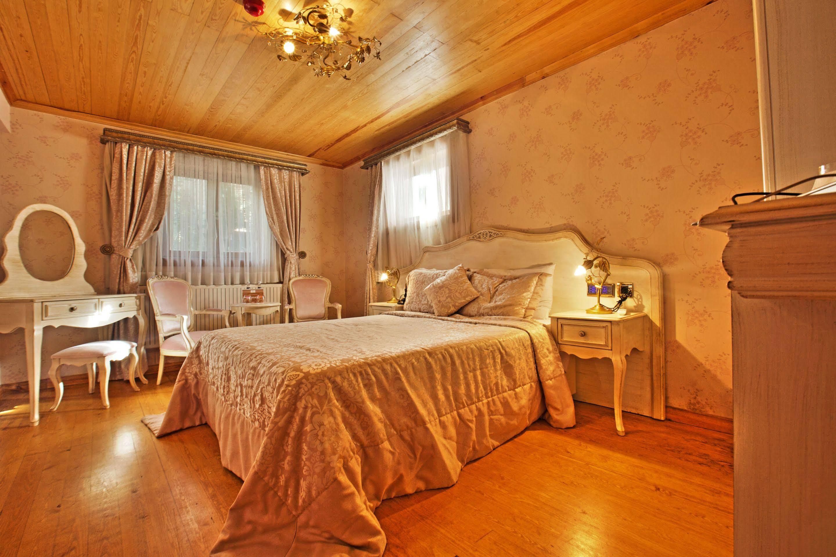 Ada Palas Buyukada Hotel 4*