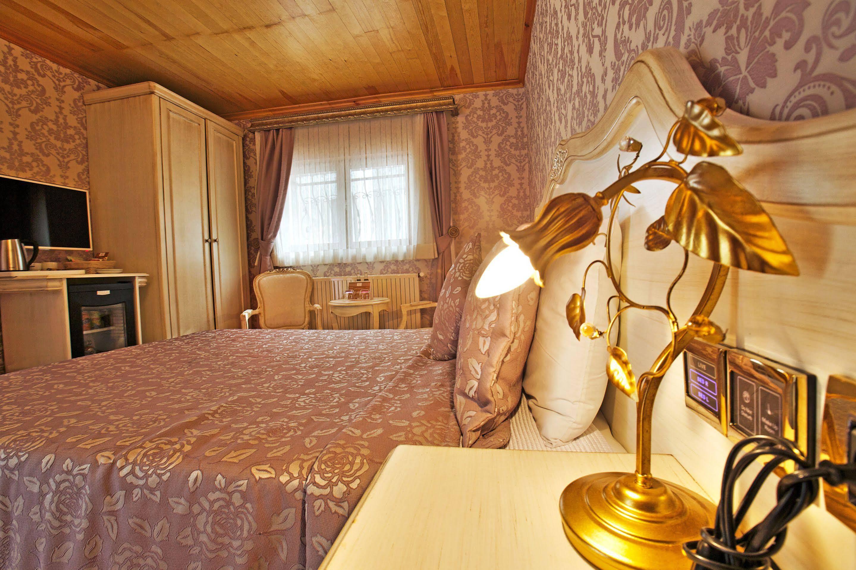 Ada Palas Buyukada Hotel Adalar
