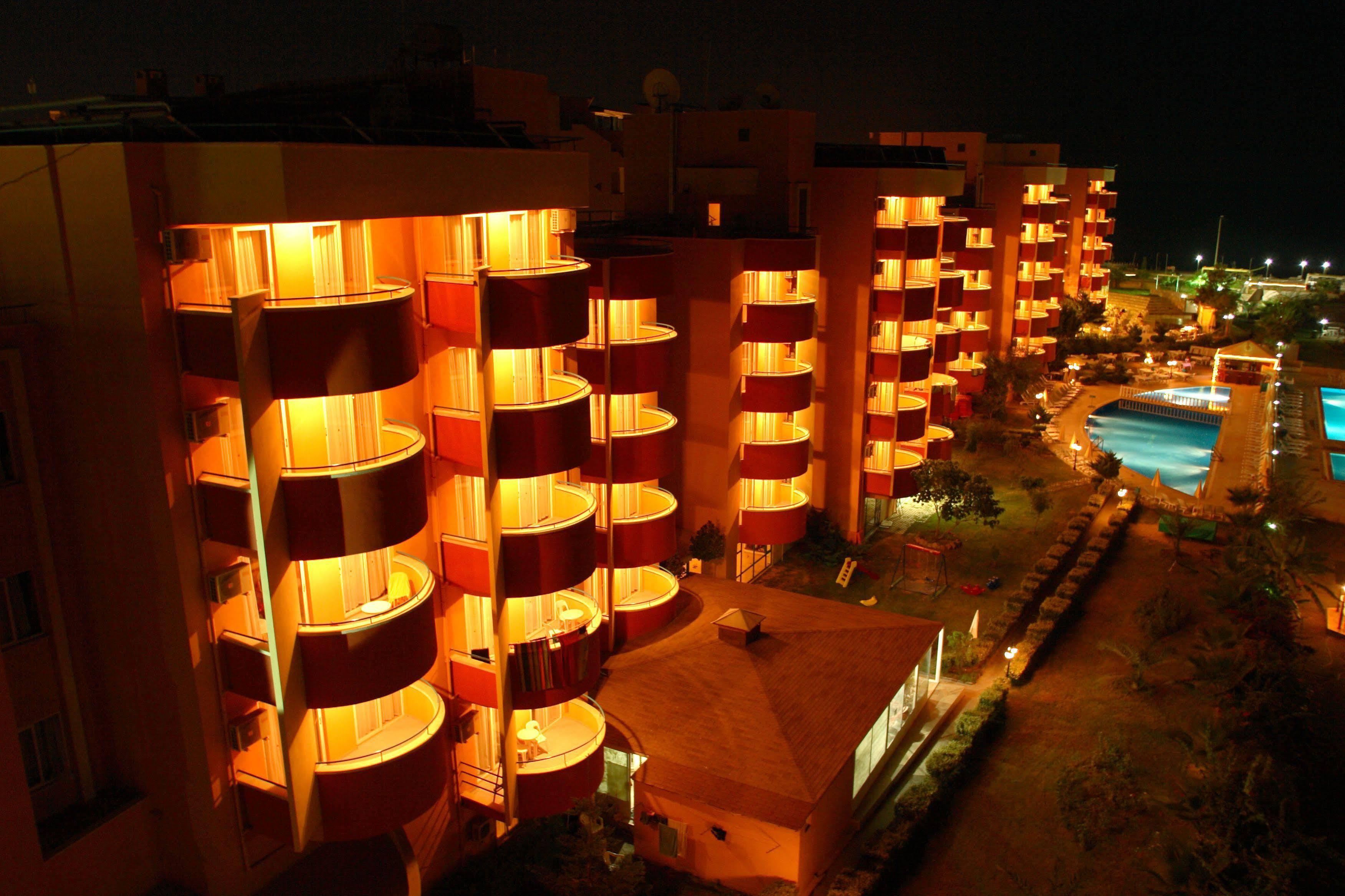 Aparthotel Grand Uysal & 3*