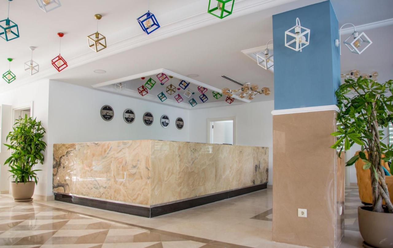 Hotel Crystal Club World Of Colours