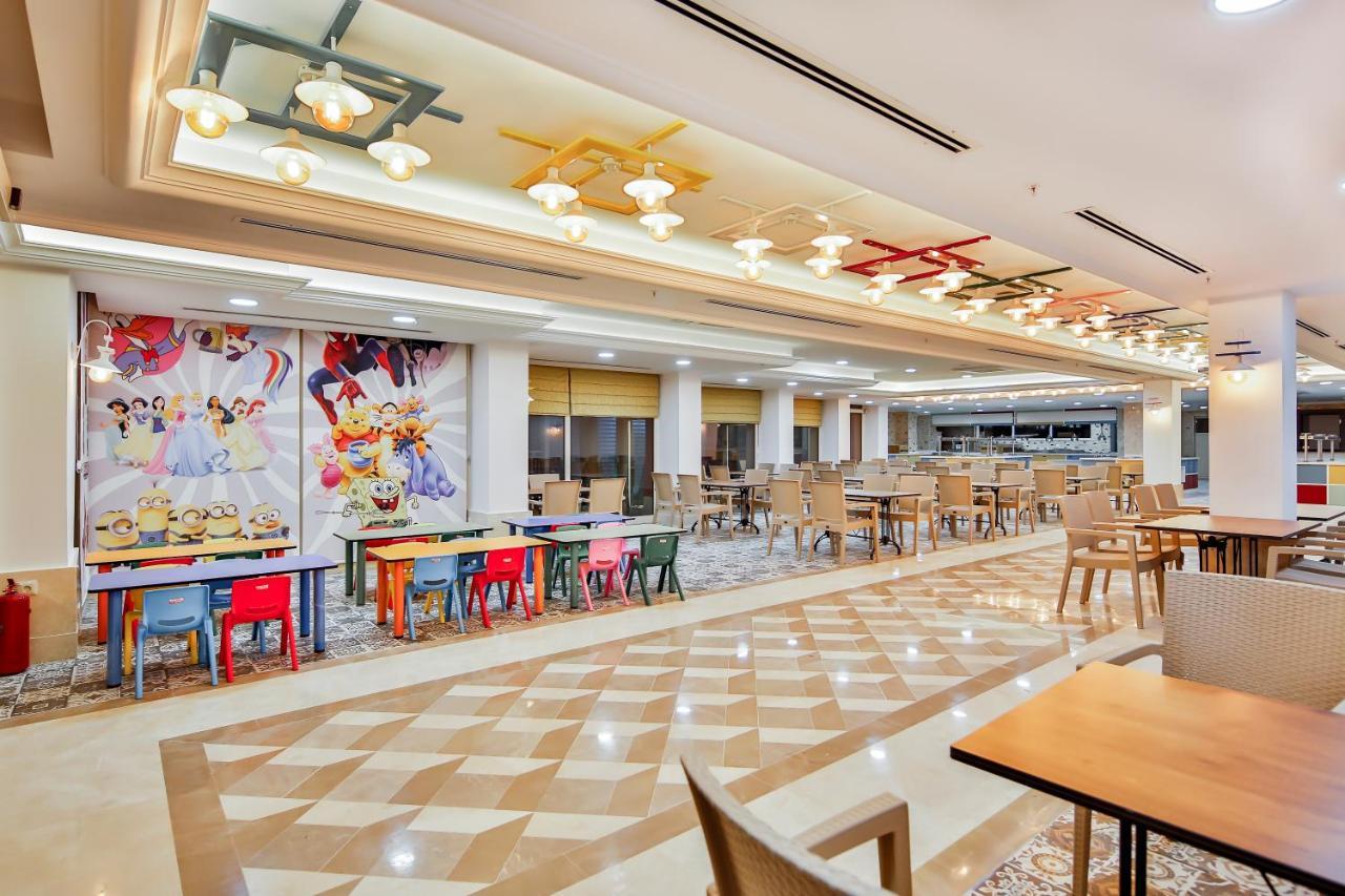 Crystal Club World Of Colours Hotel