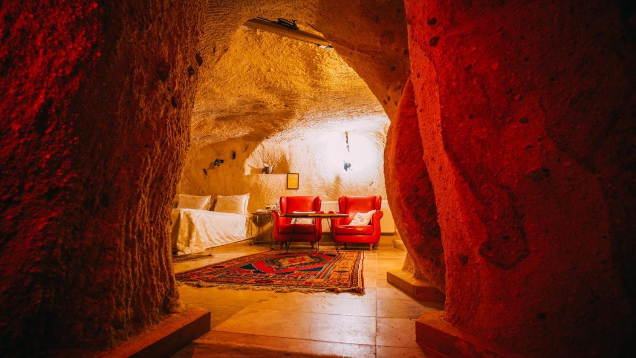 Jerveni Cave Hotel 2*