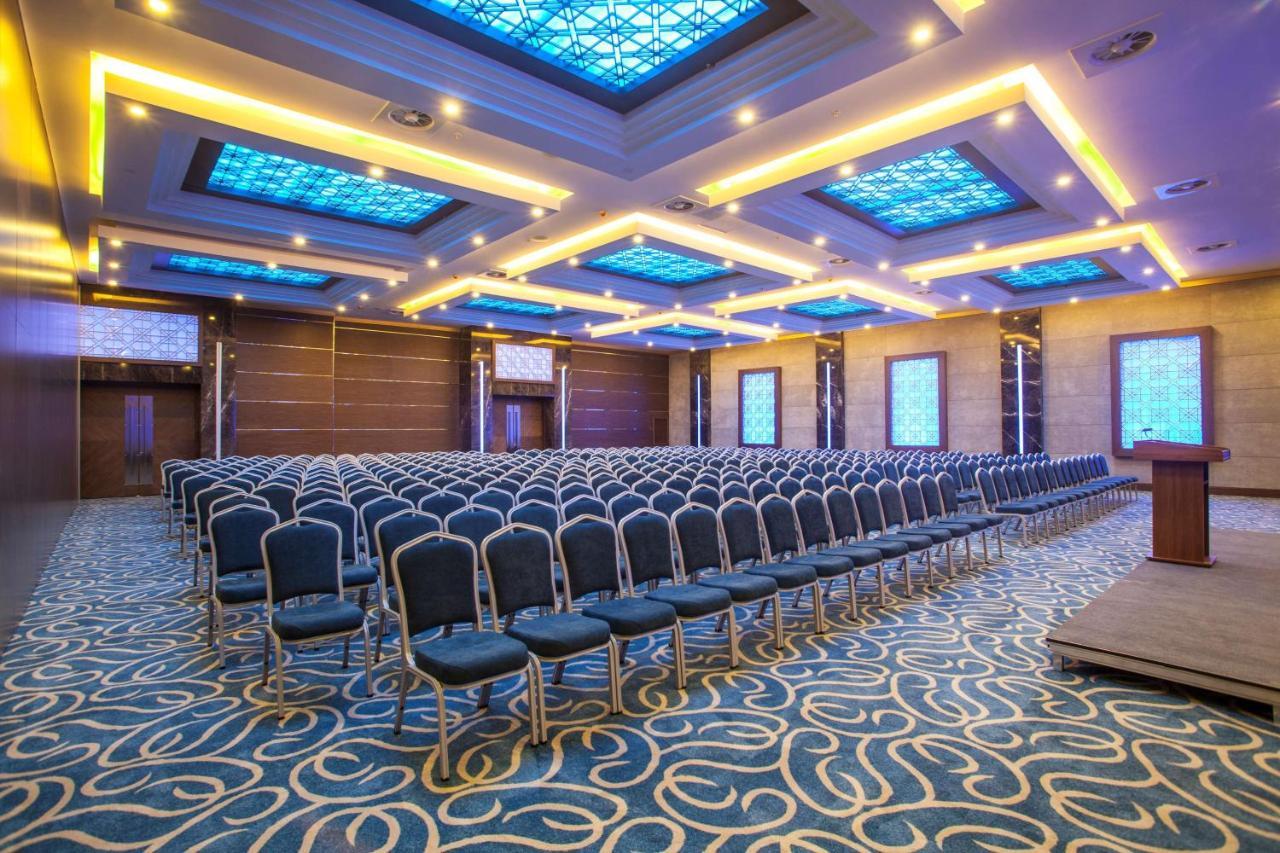 Hotel Radisson Blu Hotel, 5*