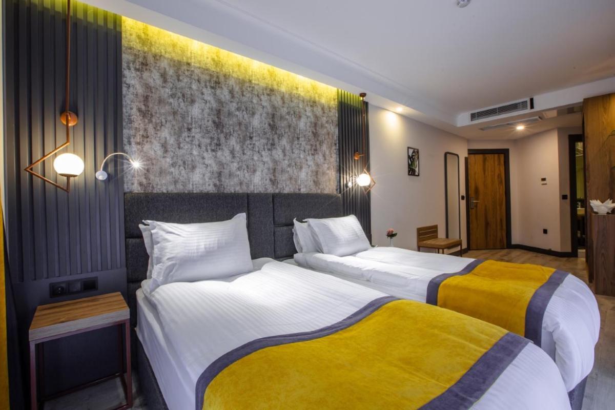 Kayhan Hotel 4*