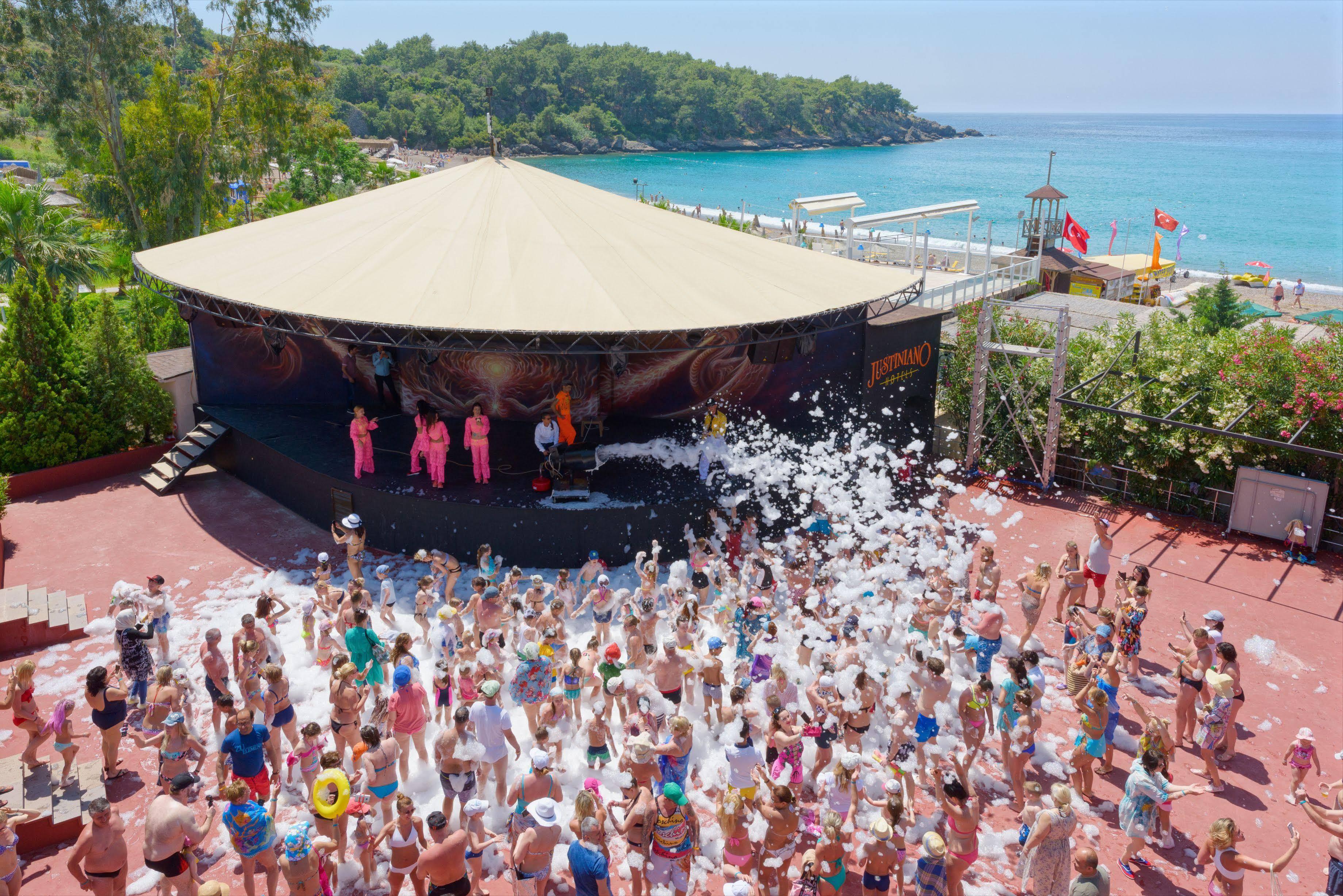 Justiniano Club 4* Okurcalar