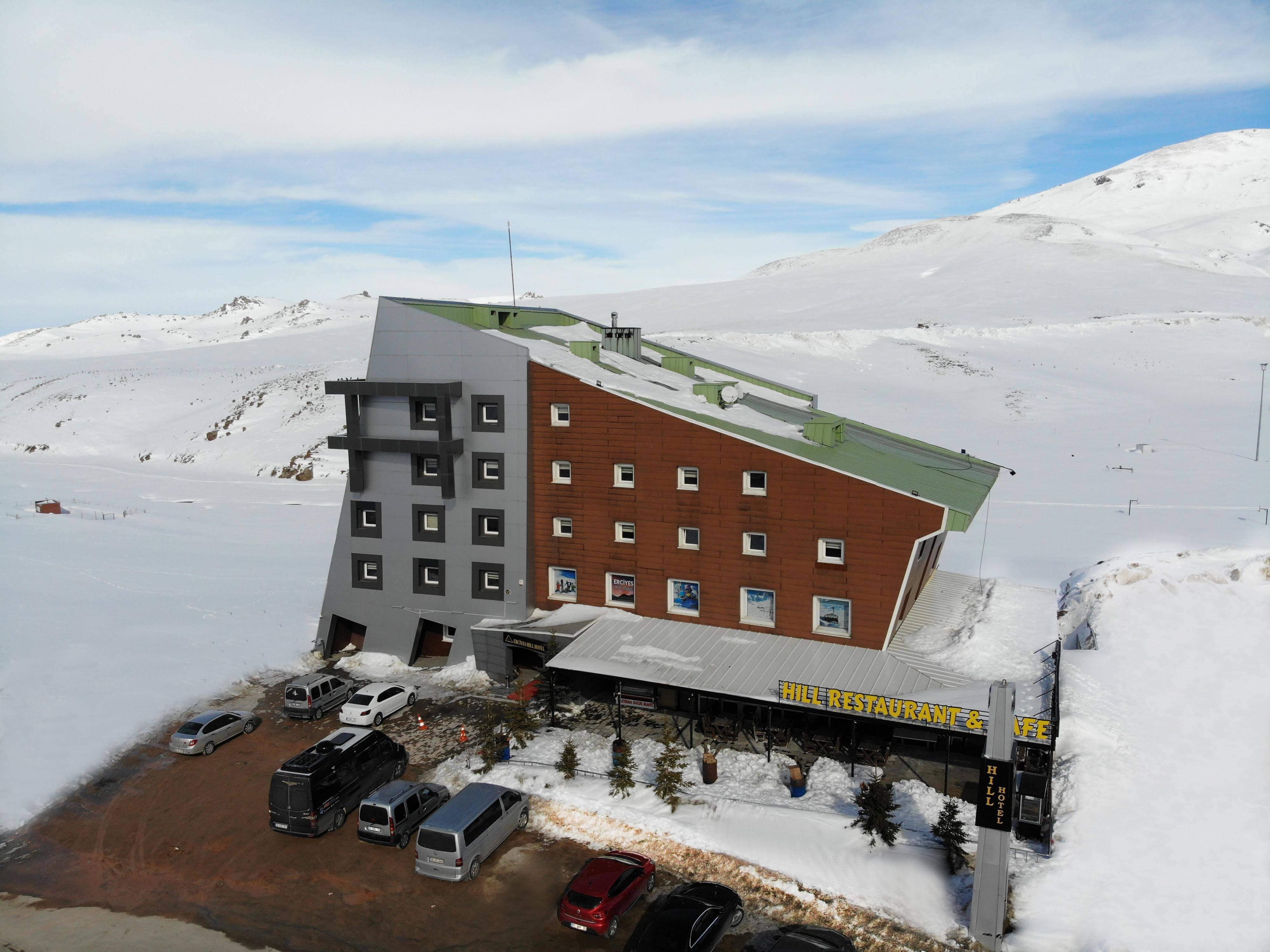 Hotel Hill 3*