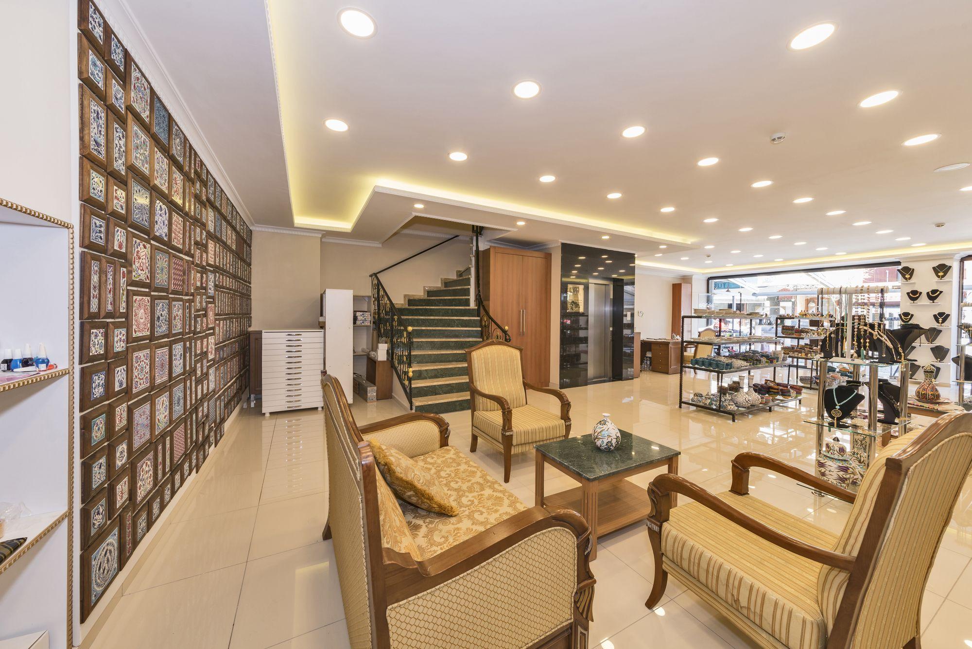 Magnaura House 3*