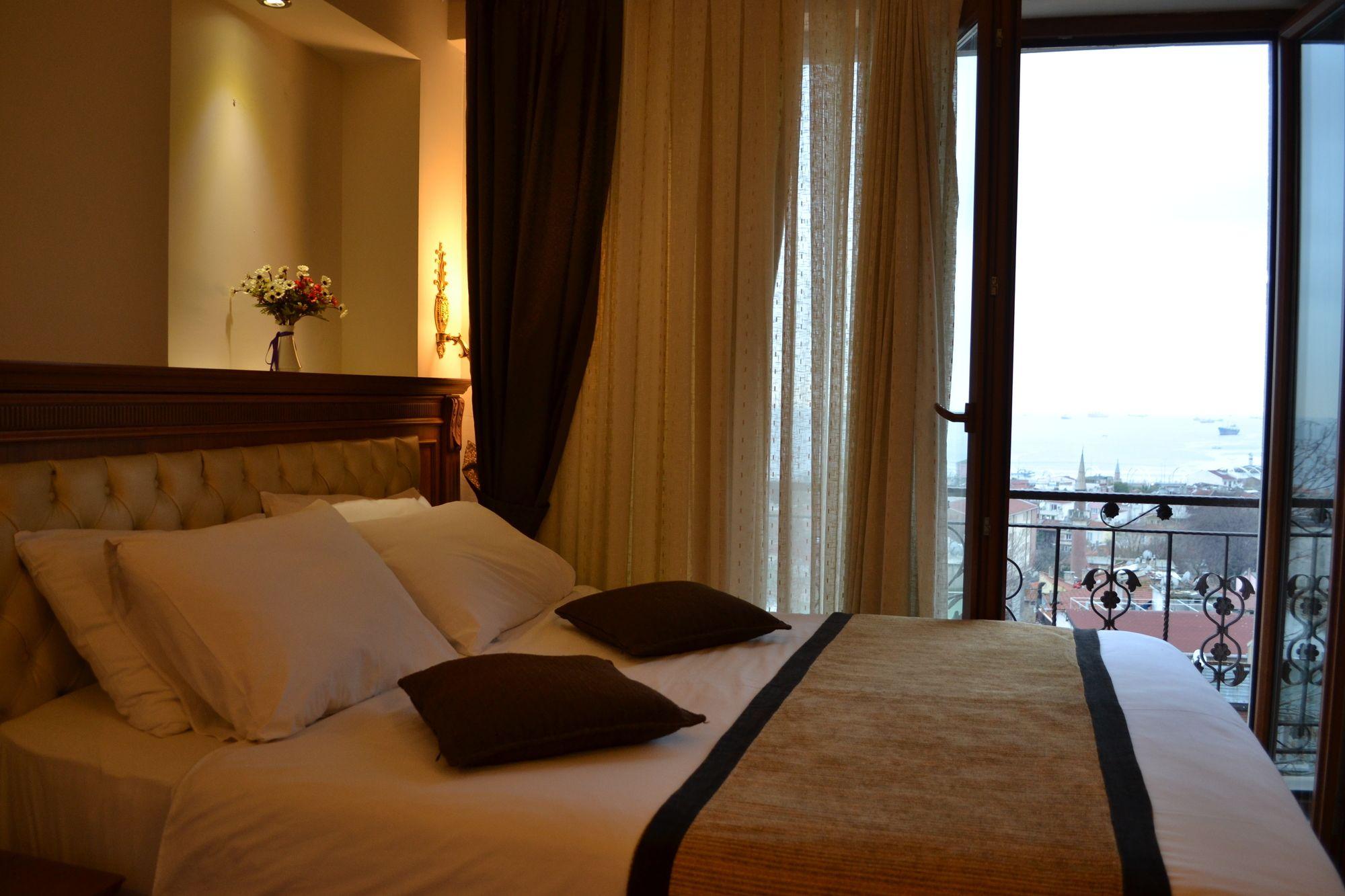Hotel Seven Days -
