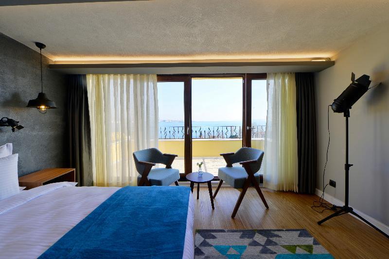 Hotel Poem 2*