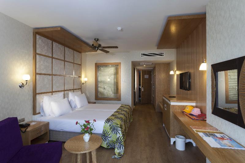 Hotel Defne Defnem 5*