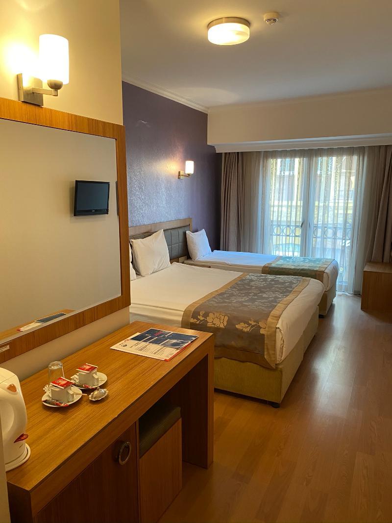 Grand Anzac Hotel 3*