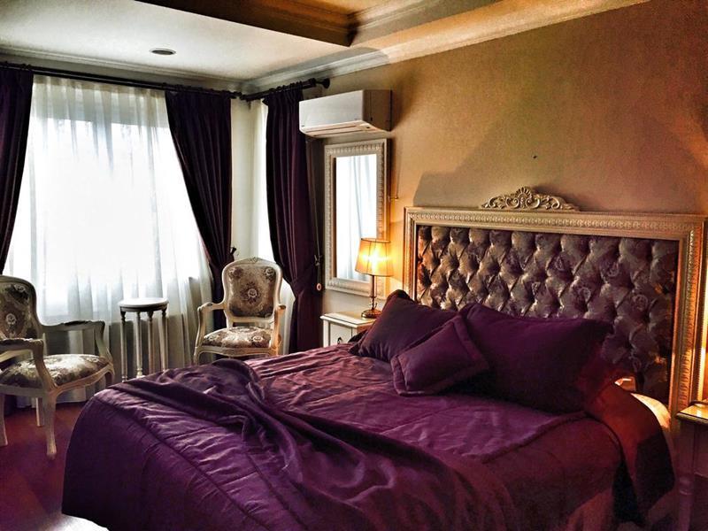 Daphne Hotel