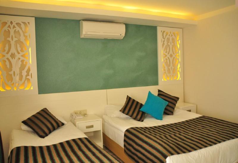Aura Boutique Side