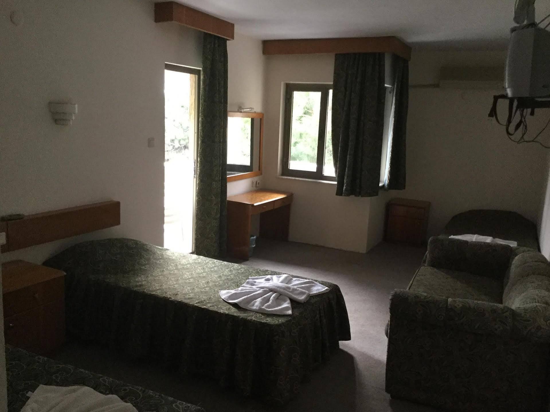 Dias Hotel 2*