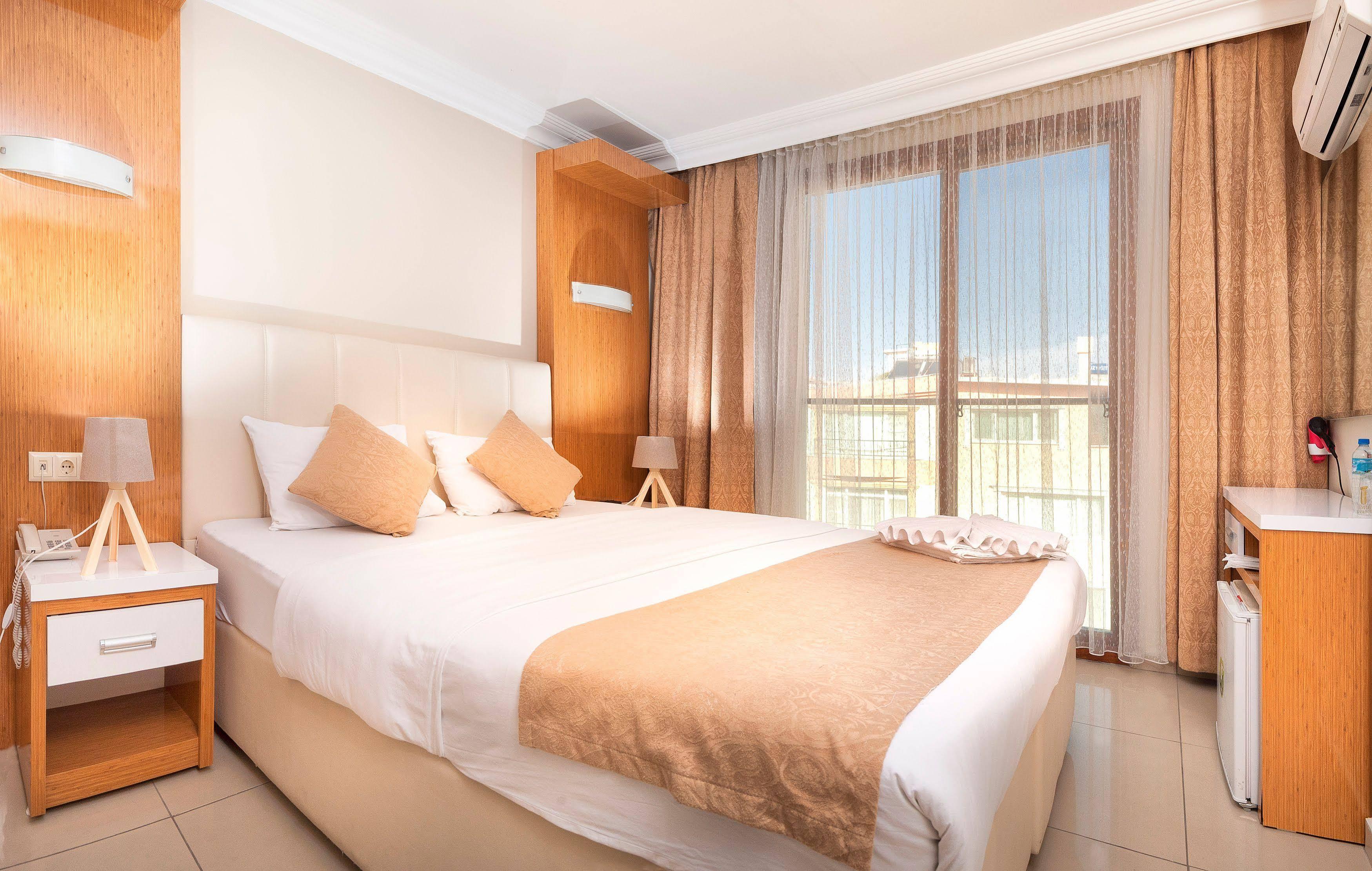 Temple Miletos Hotel