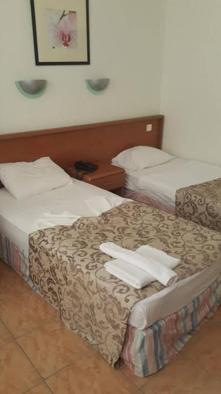 Hotel Europa Beach 3*