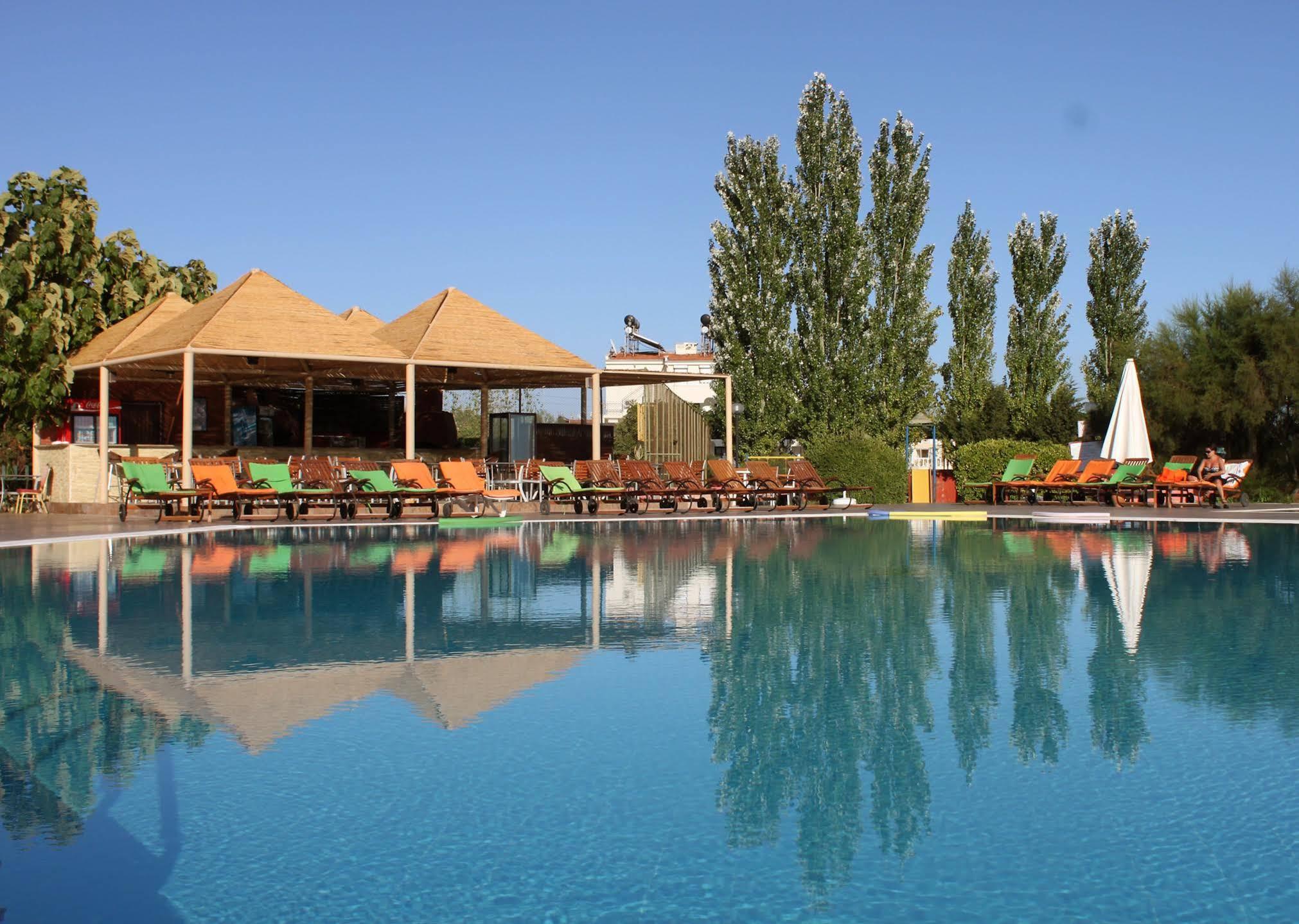 Rena Hotel 3*