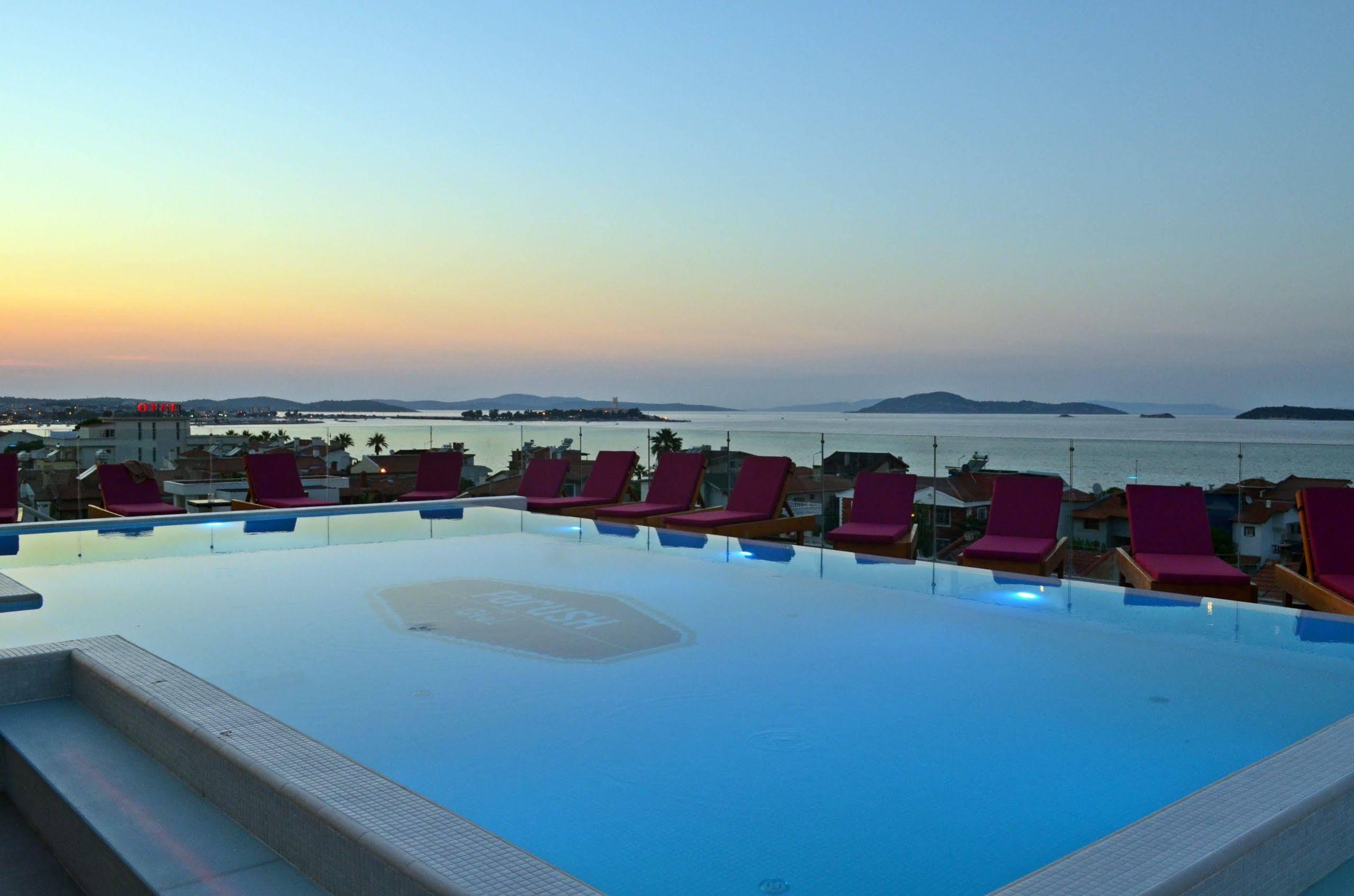 Ferush Boutique Hotel *