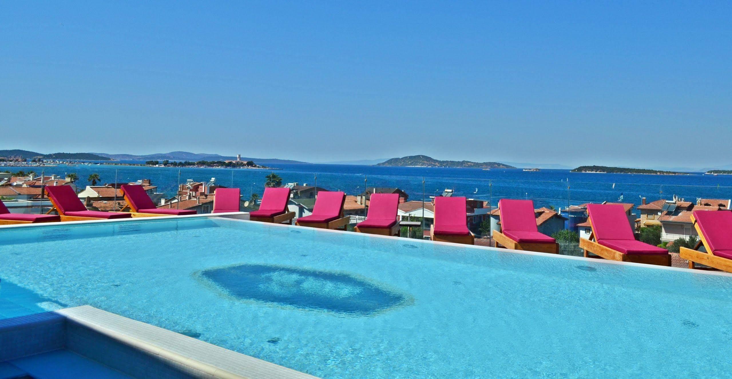 Ferush Boutique Hotel *