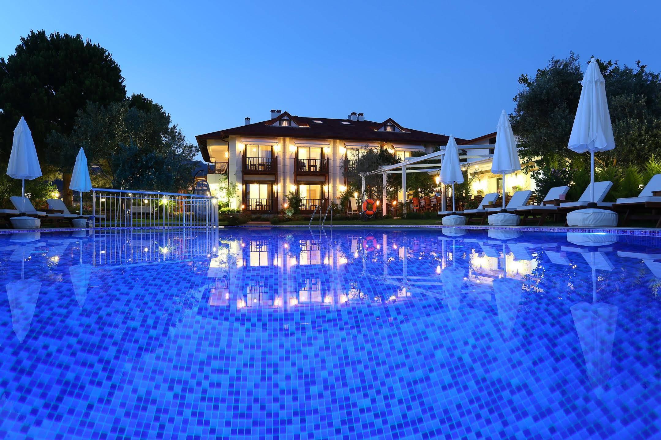 Savana Boutique 3*