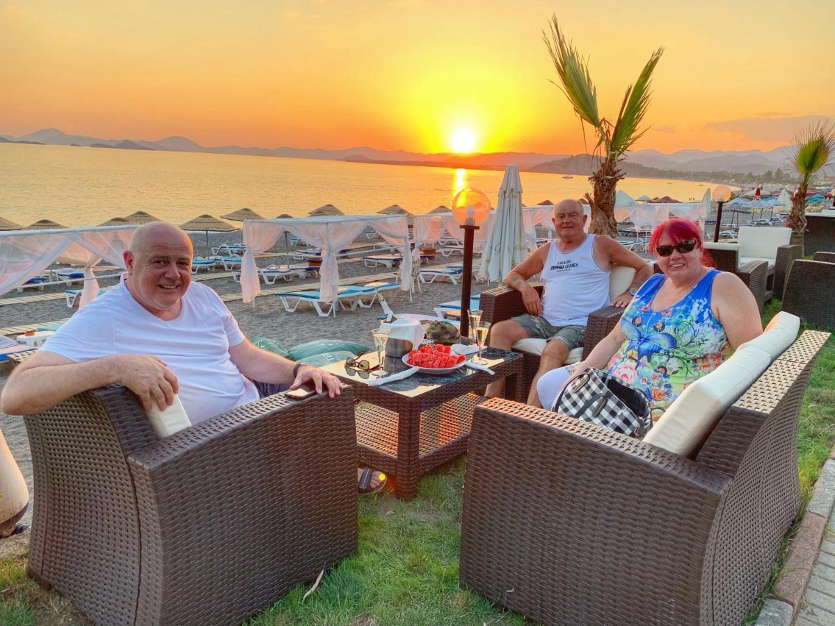 Yuecel Hotel