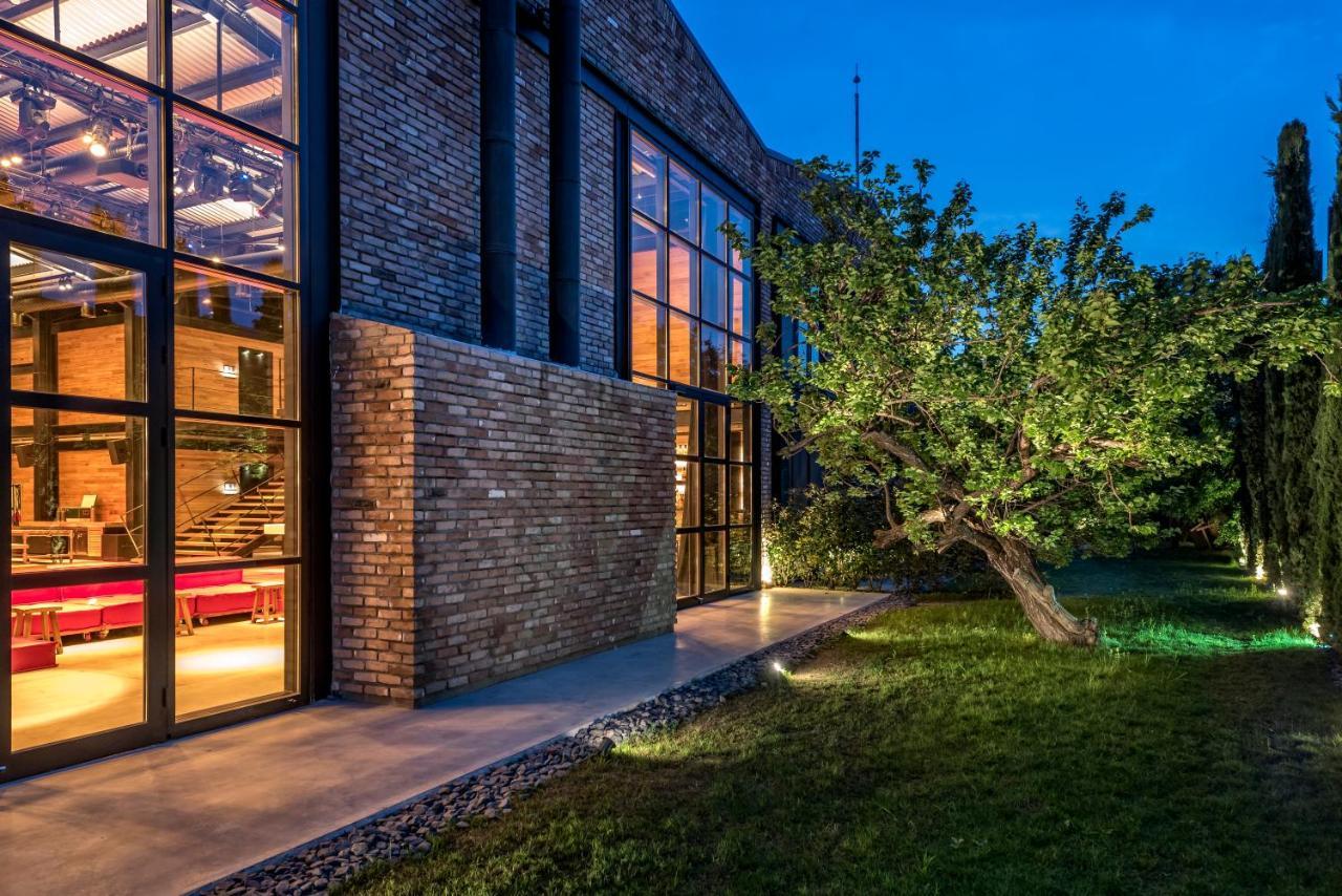 Warehouse By The (adults Only) 2*