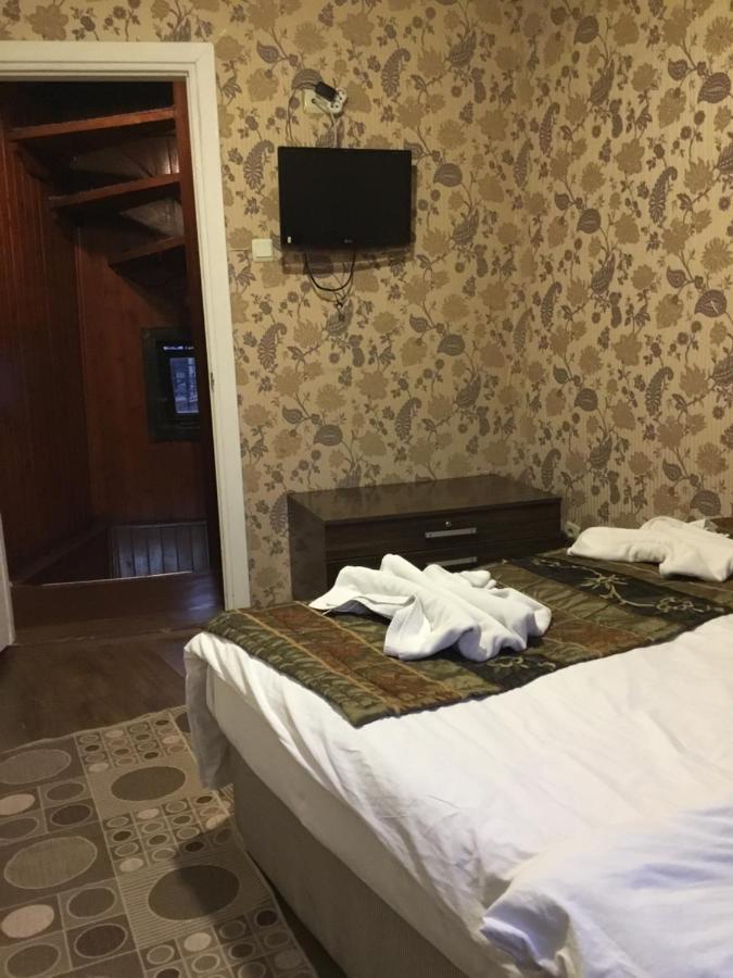Bed & Breakfast Divan Wooden