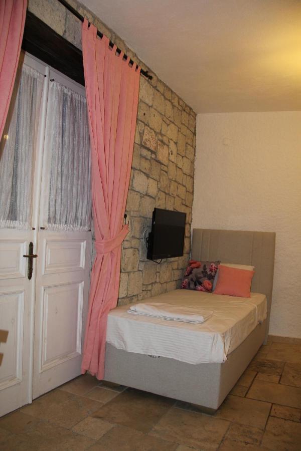 Hotel Galya *