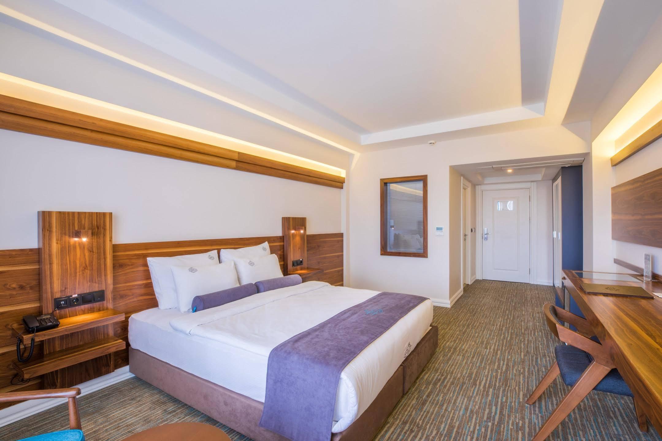 Hotel Karpalas & 4*