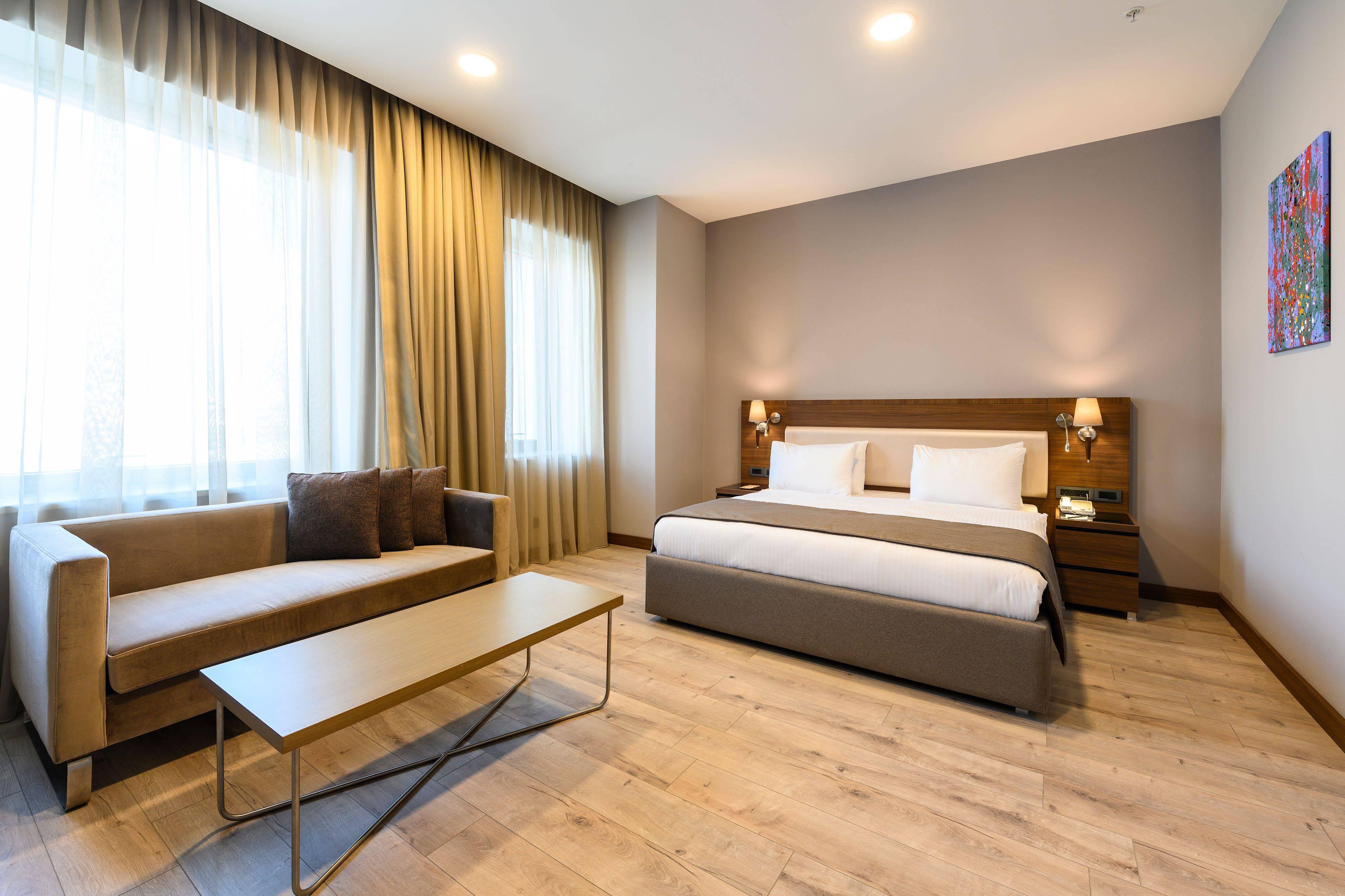 Hotel La Quinta By Wyndham Gunesli