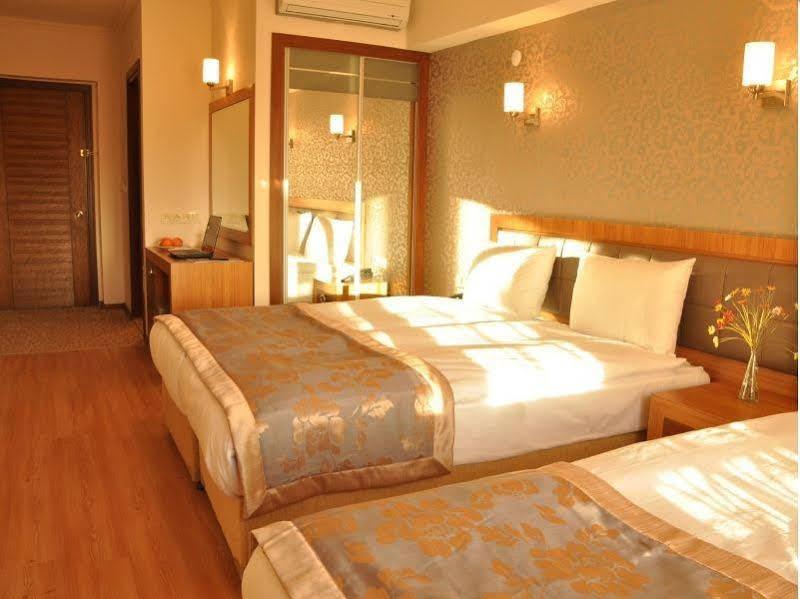 Grand Anzac Hotel 3*