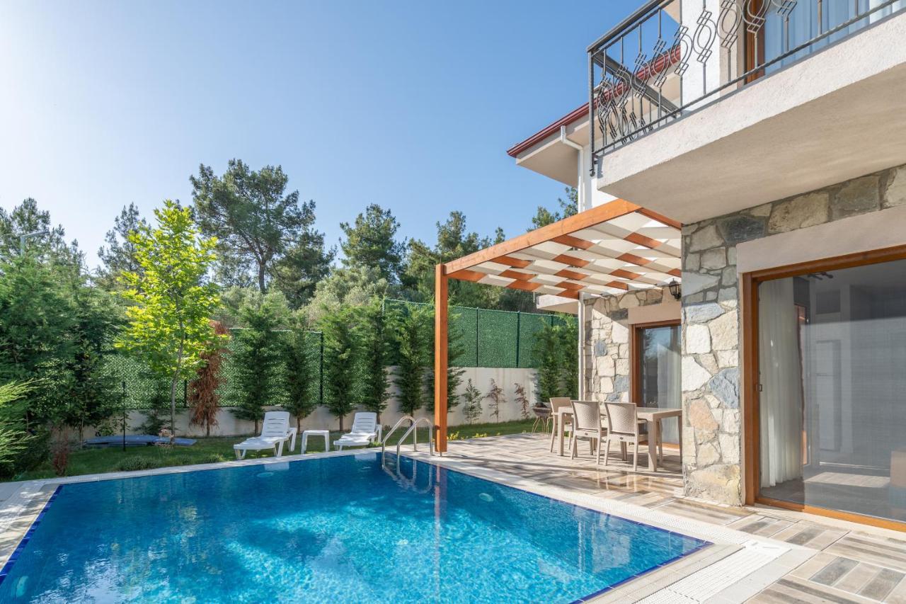 Vintage Villas *