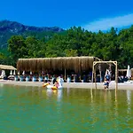 Green Pine Bungalows & Beach Luxury Concept