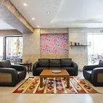 Saturn Hotel