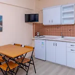 Uestuen Apart
