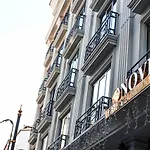 Novelty Hotel