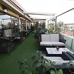 Midmar Deluxe Hotel