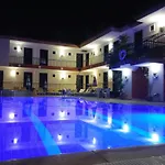 Mg Moms Hotel