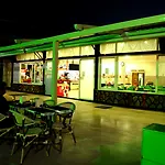 Sayanora Hotel