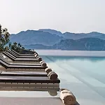 D Maris Bay