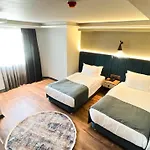 Nira Boutique Hotel