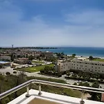 Sunbeach Hill Hotel