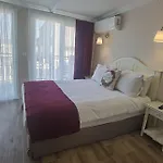 Mr. Bird Hotel