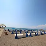 Awen Lara Hotel