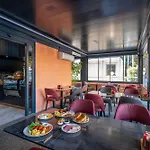 Vess Hotel